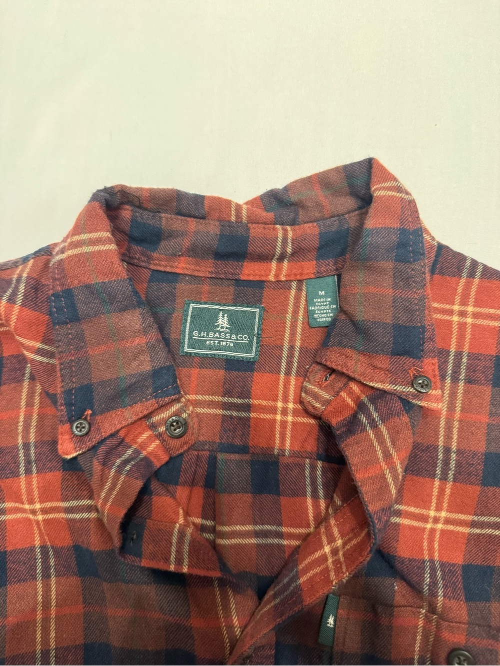 G. H. Bass & Co. Men’s Red Plaid Button-Down Shirt - Classic Flannel Style - Picture 2 of 3